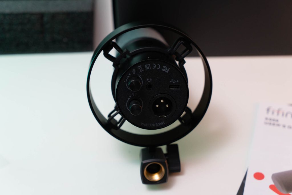 FIFINE K688 XLR/USB Dynamic Microphone thumbnail 4