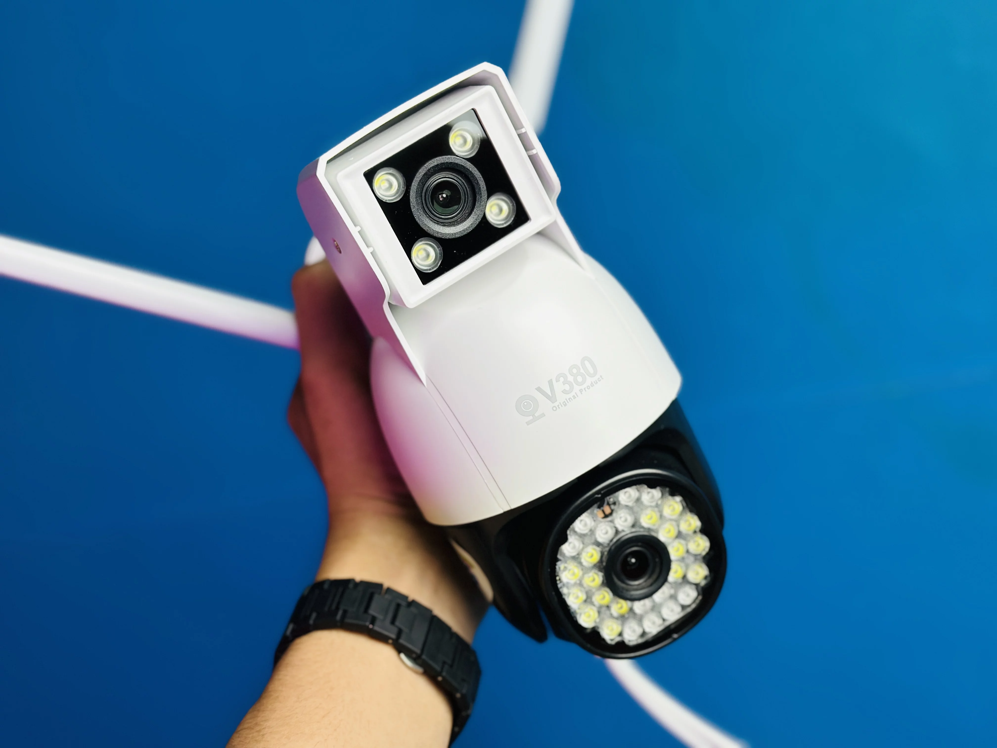 SC05 Smart V380 4G + LAN PTZ Security Camera – Two Way Audio & Mobile App Monitoring thumbnail 2