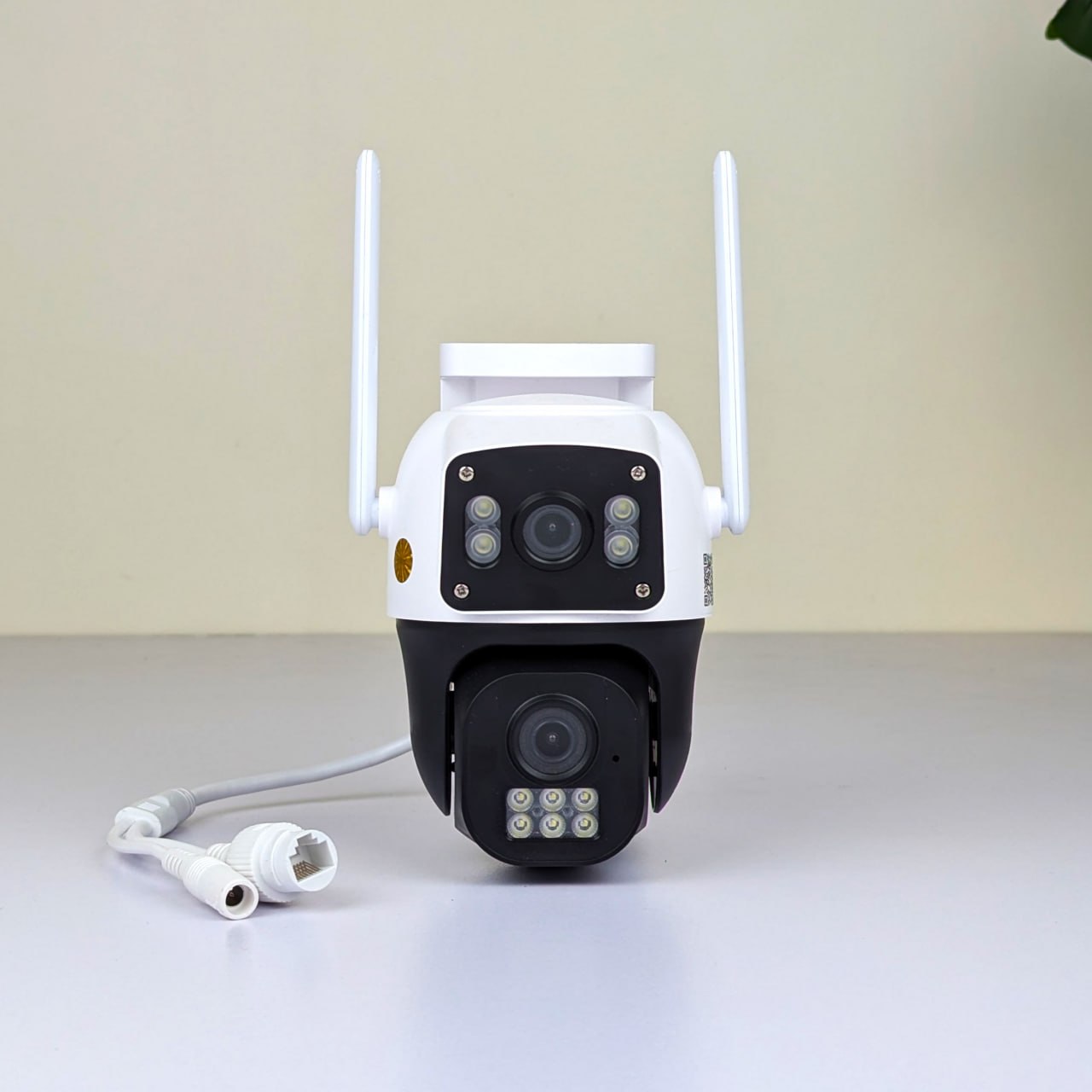 V380 Dual Lens 8MP 4G Wi-Fi PTZ  thumbnail 2