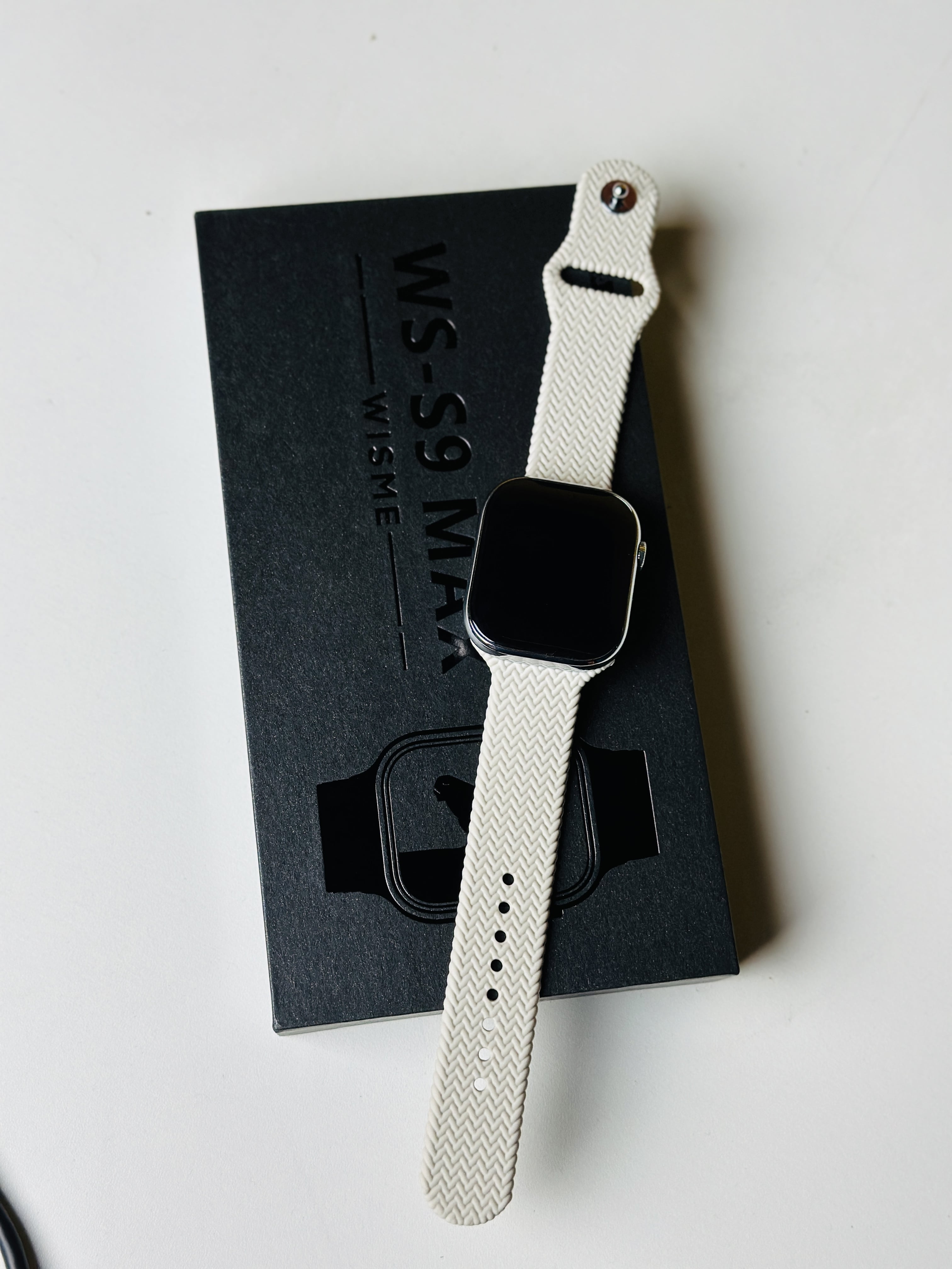 WS-S9 MAX Smartwatch with AMOLED Display and 2 Strap thumbnail 4